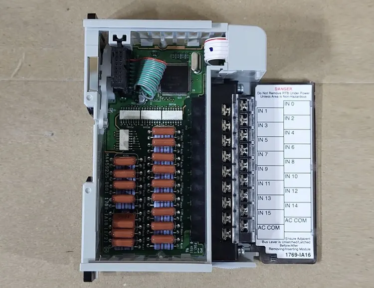 کنترل کننده منطقی قابل برنامه ریزی پایه اصلی اتوماسیون صنعتی است